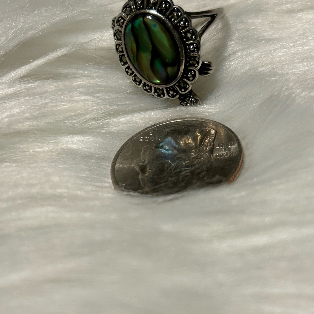 Elegant Silver and Green Abalone Ring - Picture 6 of 6